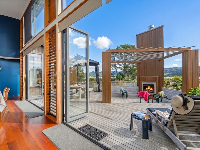 Ocean Breeze Family Haven - Pauanui Holiday Home - 1206114 - photo 3