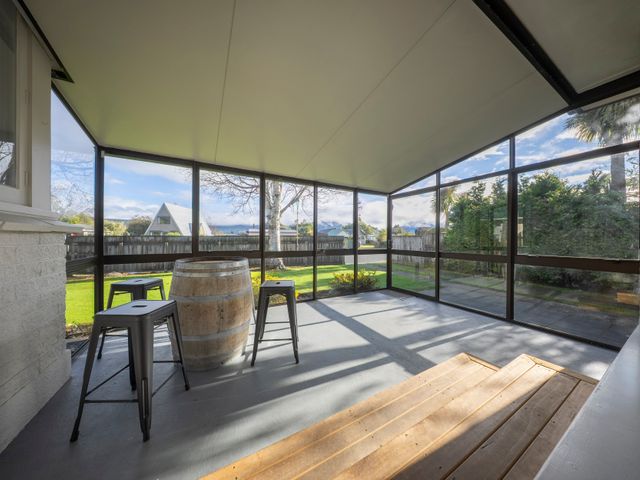 Quiet on Quintin - Te Anau Holiday Home - 1207748 - photo 3