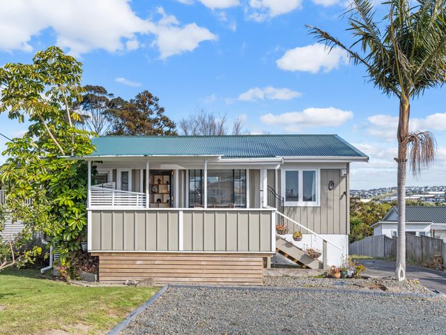 Rockstar Retreat - Auckland Holiday Home - 1209616 - photo 2