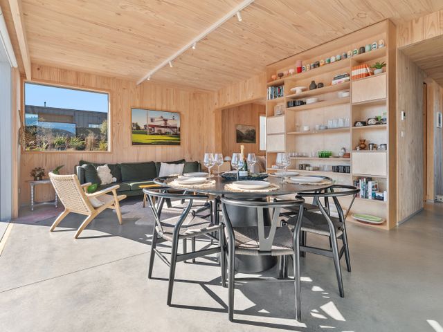 Architecturally Designed - Wanaka Holiday Home - 1210624 - photo 5