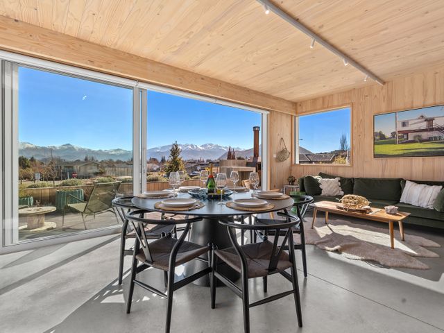 Architecturally Designed - Wanaka Holiday Home - 1210624 - photo 3