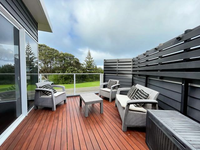 Vinnies Haven - Opunake Holiday Home - 1210845 - photo 3