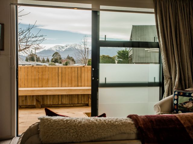 Cherry Tree Cottage - Te Anau Holiday Home - 1211945 - photo 3