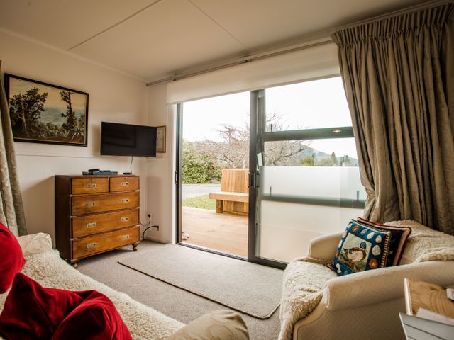 Cherry Tree Cottage - Te Anau Holiday Home - 1211945 - photo 4