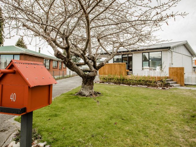 Cherry Tree Cottage - Te Anau Holiday Home - 1211945 - photo 2