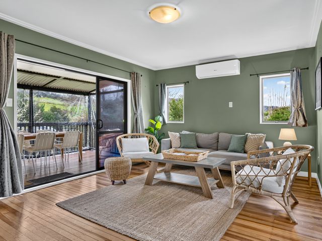 Meadow View Hideaway - Mangawhai Heads Holiday Home - 1212028 - photo 1 