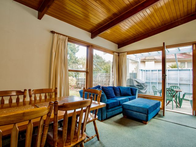 Little Blue House - Te Anau Holiday Home - 1212223 - photo 5