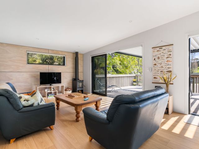 The Cove Escape - Cooks Beach Holiday Home - 1212339 - photo 4