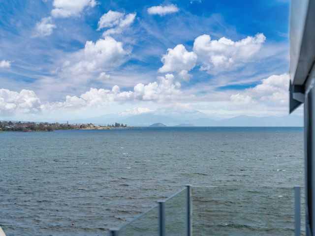 Hampton Cottage by the Lake - Taupo Holiday Home - 1212715 - photo 2