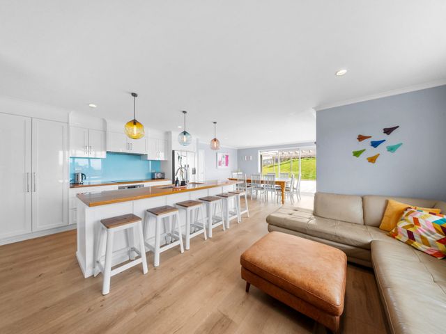 Waipu Hilltop Escape - Waipu Cove Holiday Home - 1212758 - photo 4