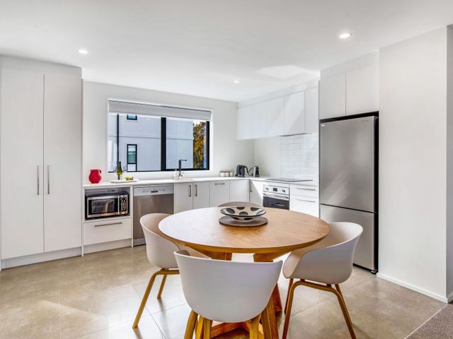 Town House Hàgley Park - Christchurch Holiday Home - 1212781 - photo 3