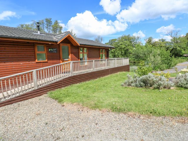 Oak Lodge, Wales