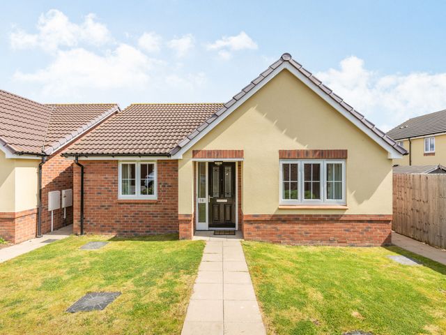 16 Stewart Close - 944710 - photo 1