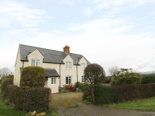 Budget Holiday Cottages Book Budget Accommodation Self