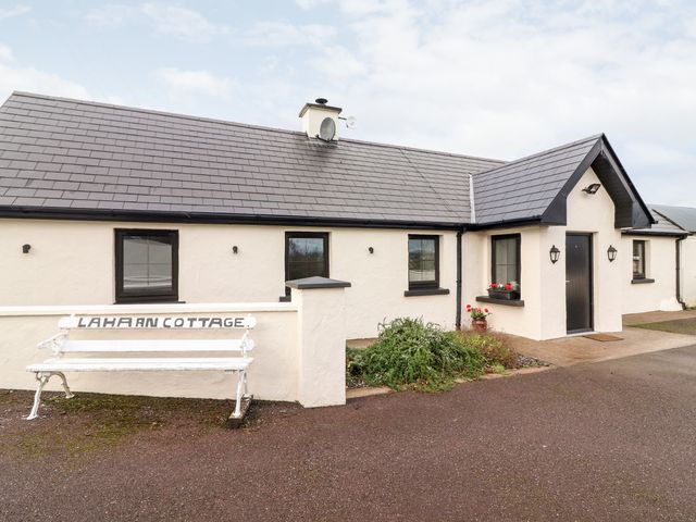 Laharn Cottage - 955565 - photo 1