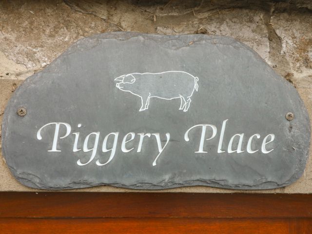 Piggery Place - 996655 - photo 1