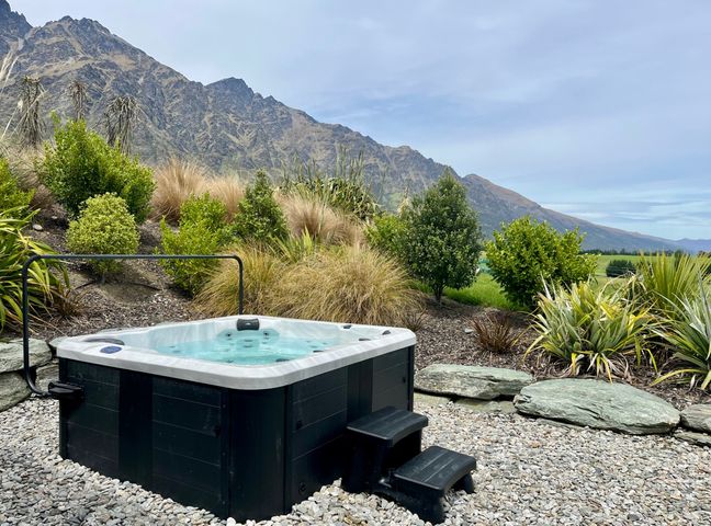 A Remarkable Stay - Jack's Point Holiday Home photo 1