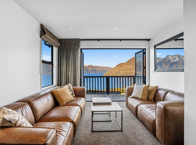 Alpine Luxe - Queenstown Holiday Home photo 1