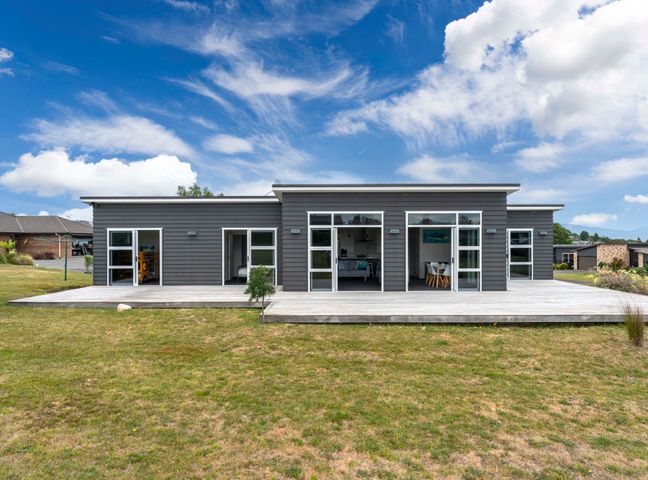Parekaawa Playhouse - Motuoapa Holiday Home photo 1