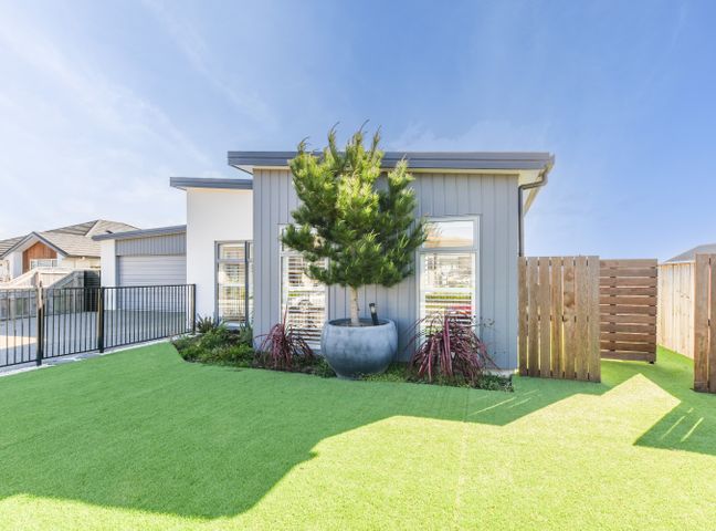 An outdoor space with a house and a planter at Sunny Deck Haven - Richmond