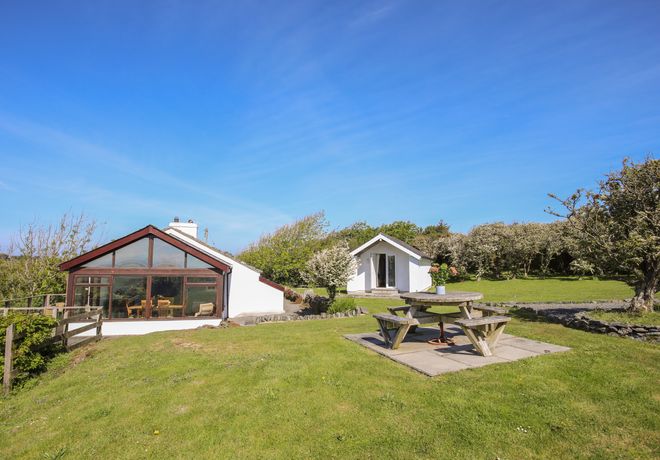 Tymynydd Cottage - Anglesey - 1009088 - thumbnail photo 2