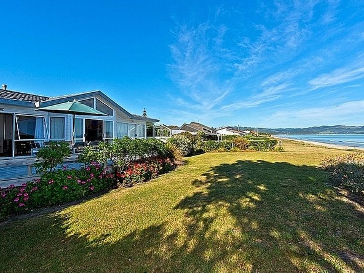 Matarangi Beachfront House Matarangi Holiday Home Bachcare NZ
