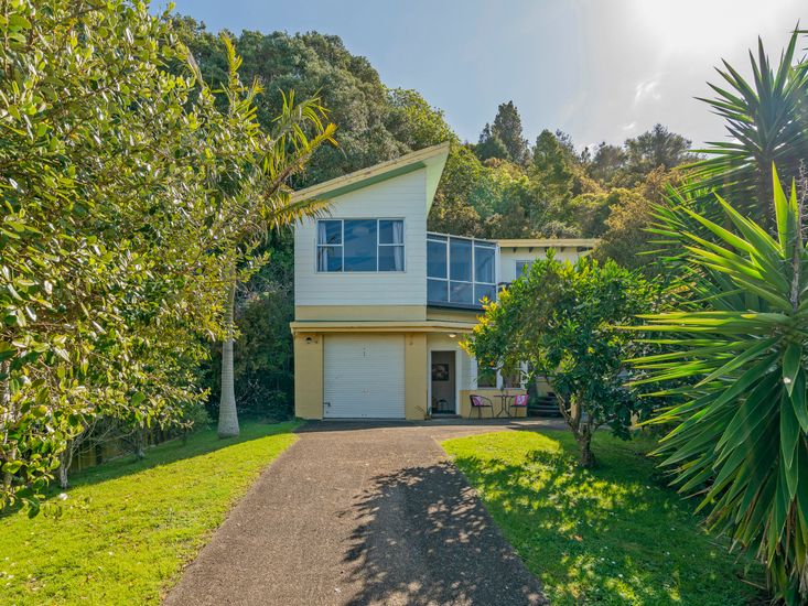 Casa Caramba Whitianga Holiday Home Bachcare Nz