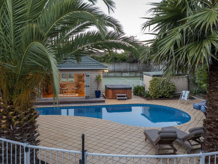 Kapiti Getaway Paraparaumu Beach Rental Bachcare NZ