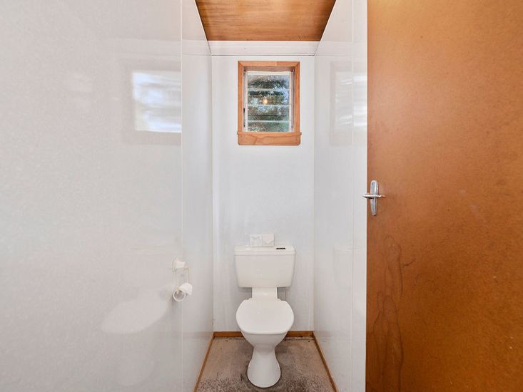 Bathroom 2 - toilet