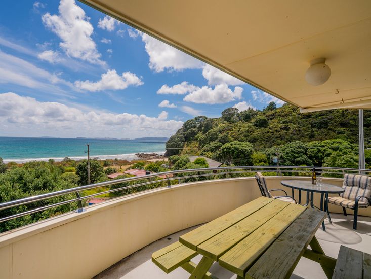 Eastwood Bach - Rings Beach Holiday Home