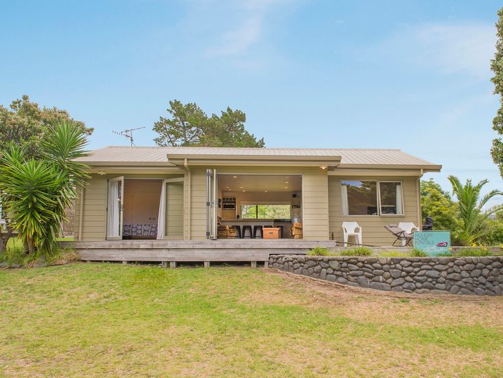 On The Green Pauanui Holiday Home Bachcare Nz