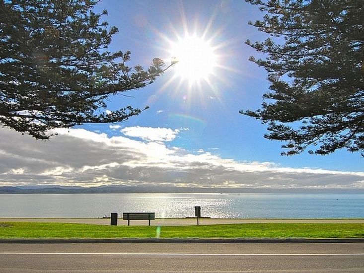 Napier Sea Views Ahuriri Holiday House Bachcare NZ