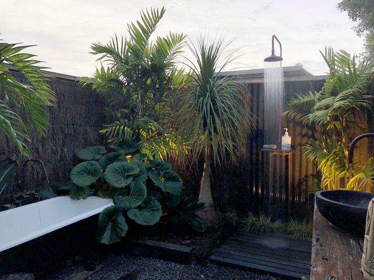 outdoor bath and shower accommodation