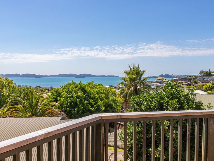 holiday homes gisborne wainui beach