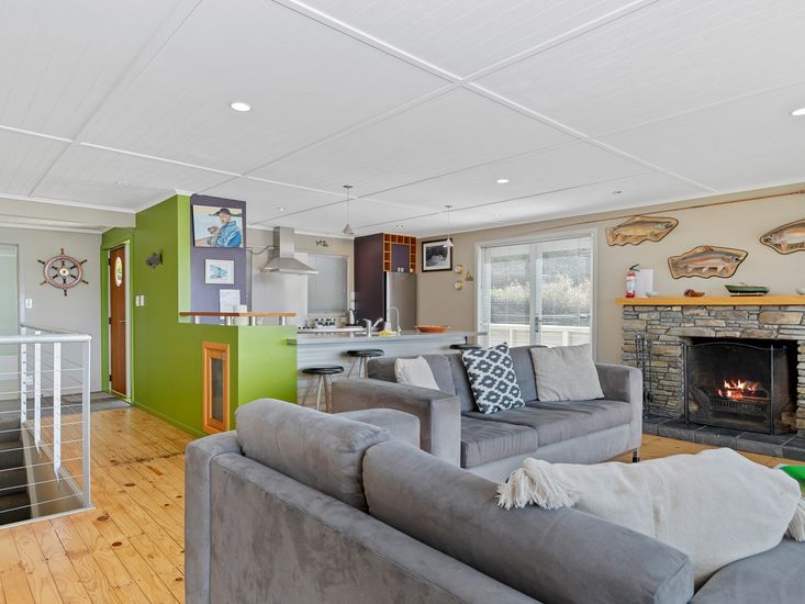 Onepoto Bay Lakehouse Lake Rotoiti Holiday Home Bachcare NZ