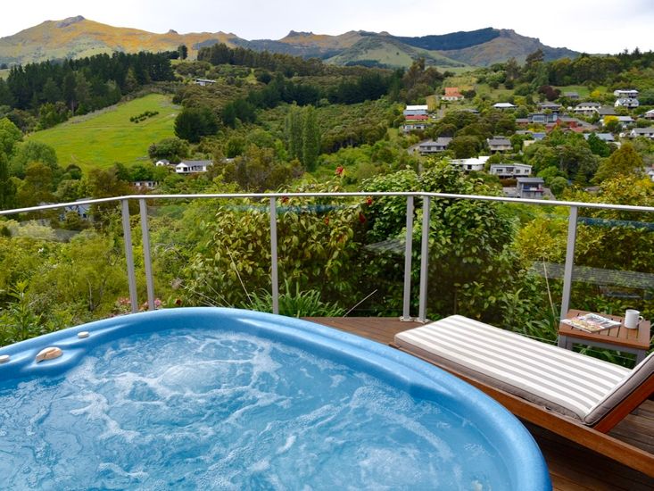 accommodation with hot tub in akaroa