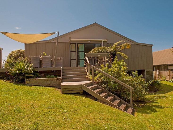 Hahei Sunscape - Hahei Holiday Home - Bachcare NZ Hahei Sunscape - Hahei Holiday Home - Bachcare NZ on Sunscape Outdoor Living id=13811