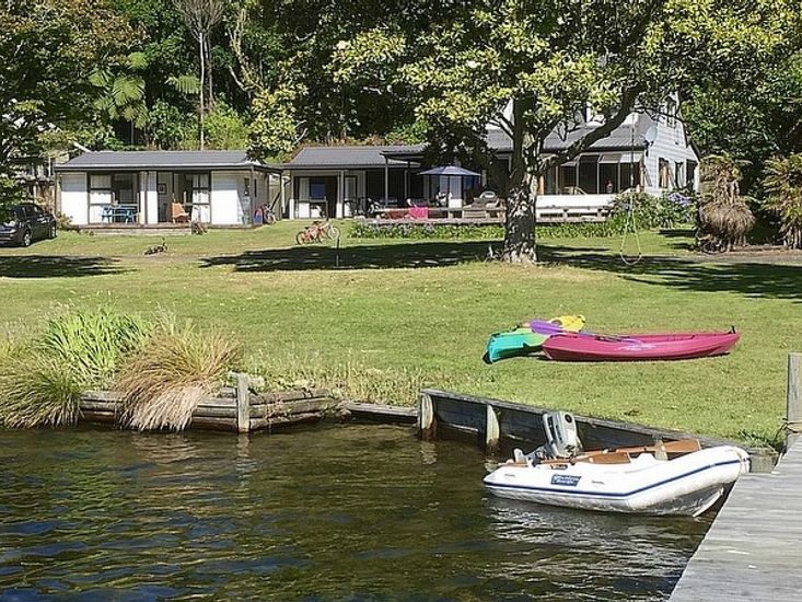 Absolute Lakefront Favourite Lake Rotoiti Holiday Home Bachcare Nz
