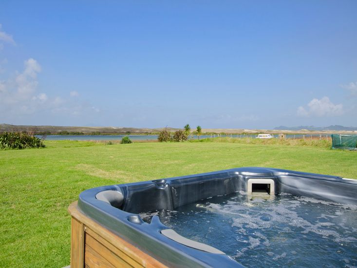 holiday home with spa pool nz