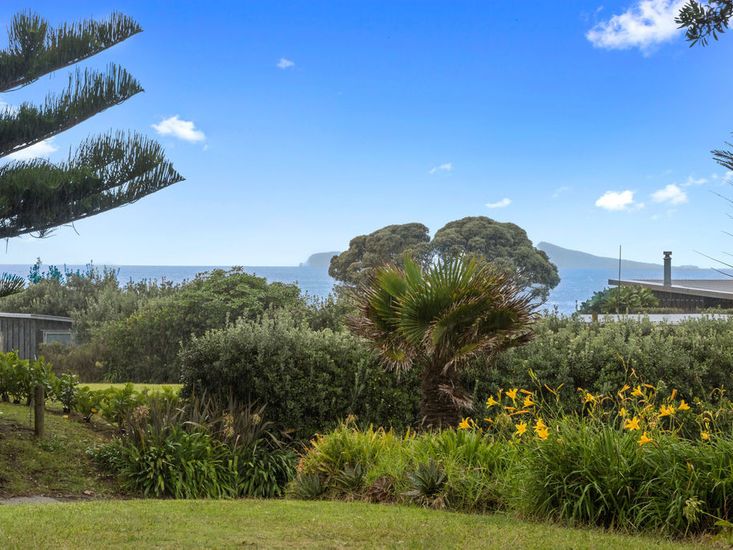 Whiritoa Beach & Holiday Houses Bachcare NZ