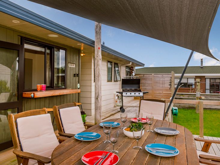 Outdoor dining and BBQ deck