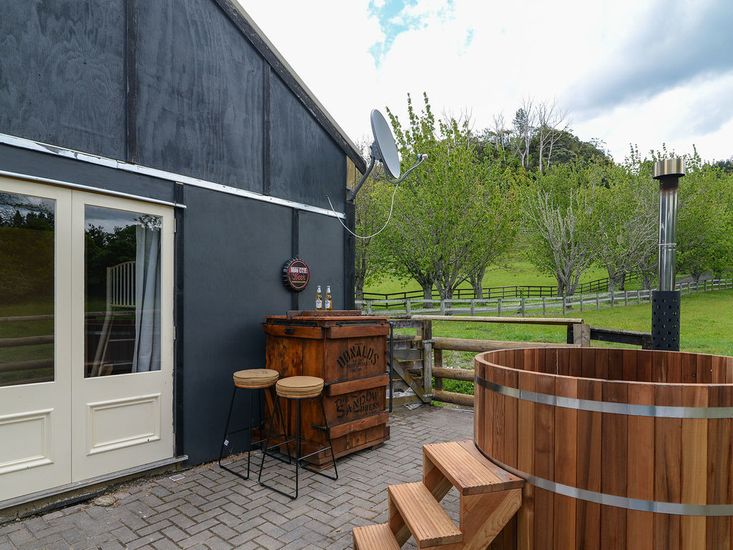 rotorua accommodation with spa pool
