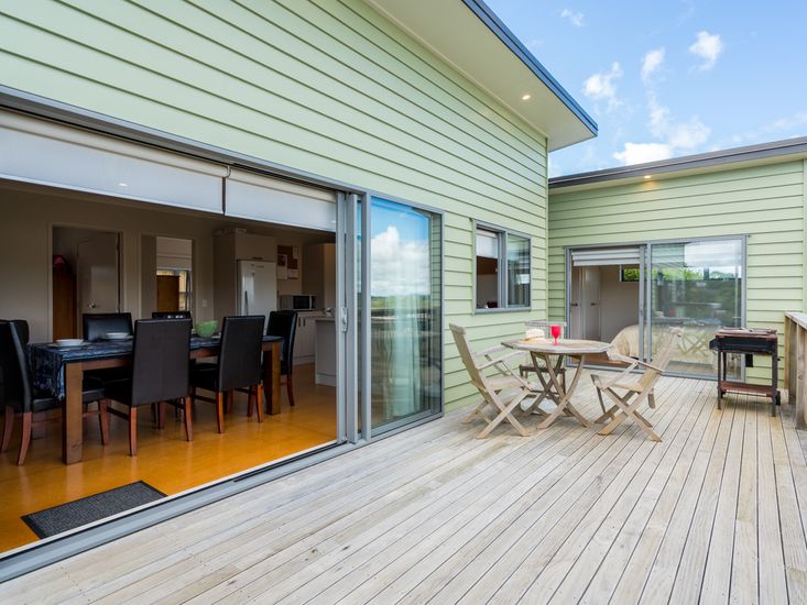 Indoor/Outdoor flow onto the decking for outdoor living and dining