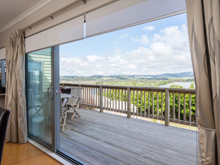 Indoor / Outdoor flow onto the decking and views