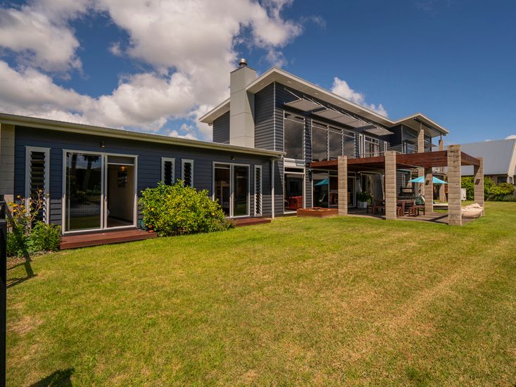 Mercury Bay Manor Whitianga Designer Home Bachcare Nz