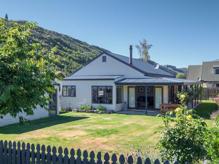 arrotwon queenstown holiday cottage