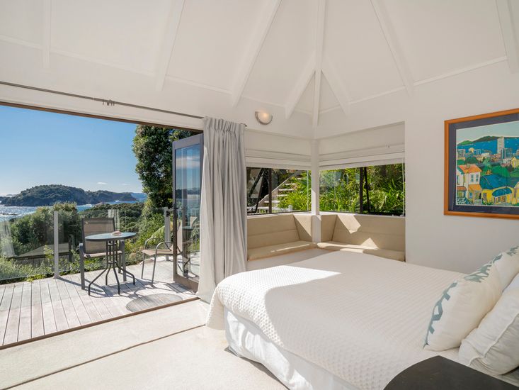 Master Bedroom - Opens out onto private decking	