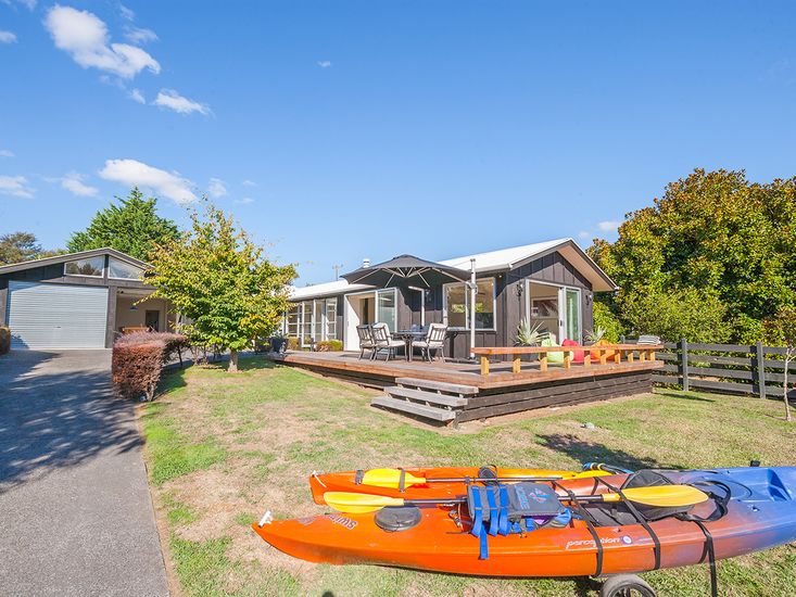 Mahuta Maison - Lake Taupo Holiday Home