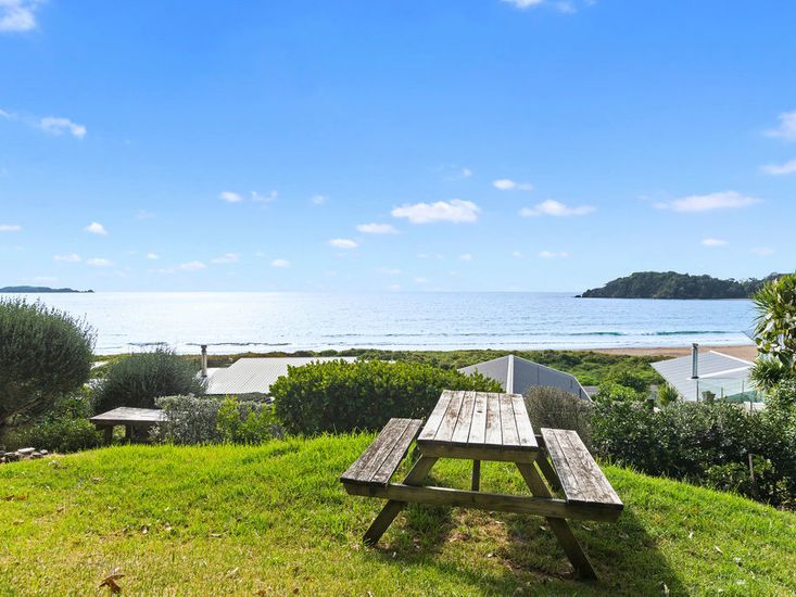 Spectacular Woolleys Bay - Matapouri Holiday Home