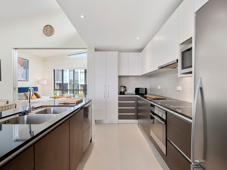 Modern, fully equipped kitchen